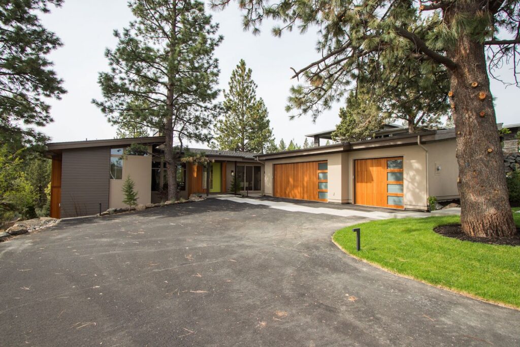 Custom Home on Drouillard - Image 3