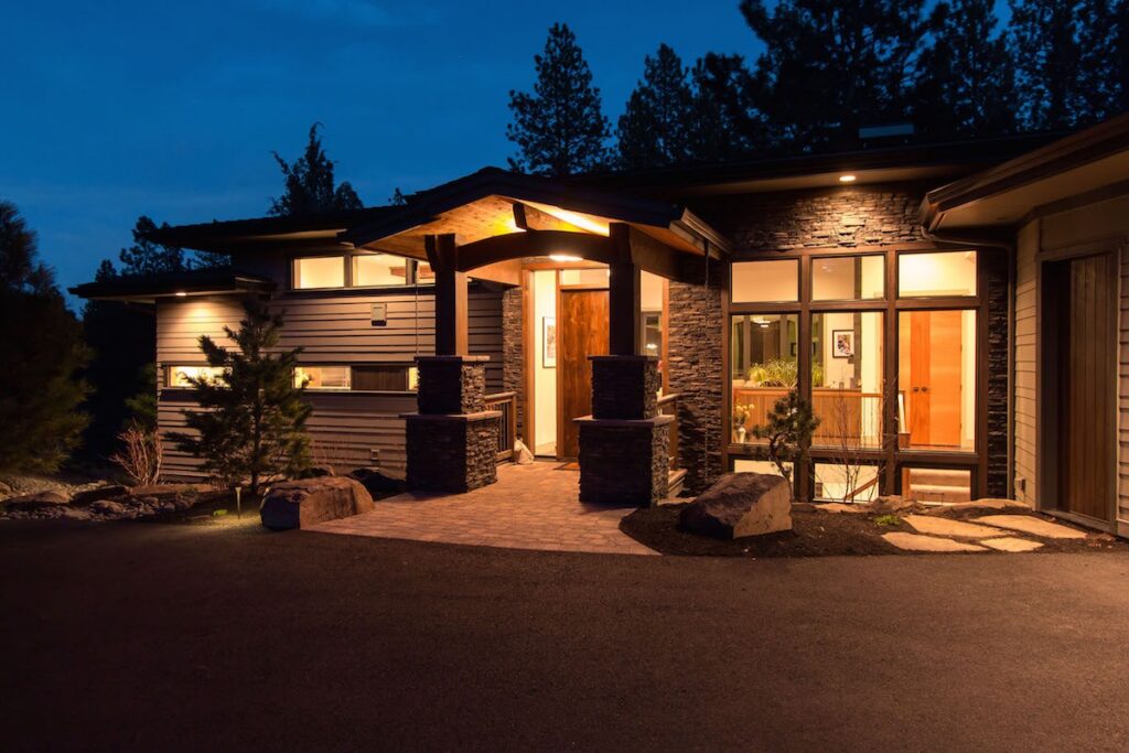 Bend Oregon Custom Home - Image 11