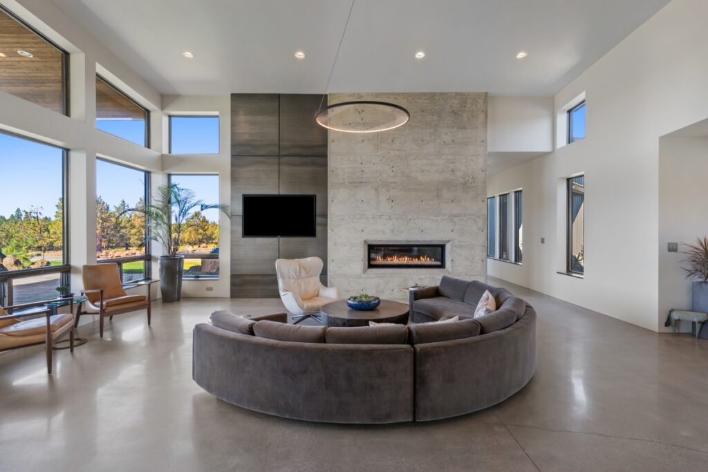 Central Oregon Custom Home - Image 12
